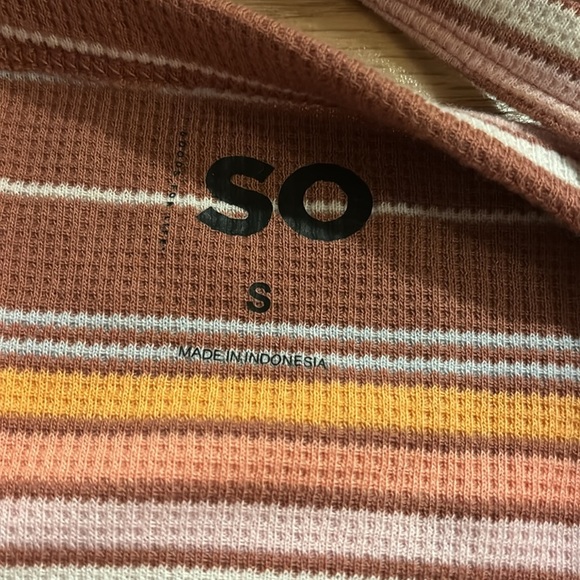 SO pink, orange and white strip crop top size small - Picture 2 of 3